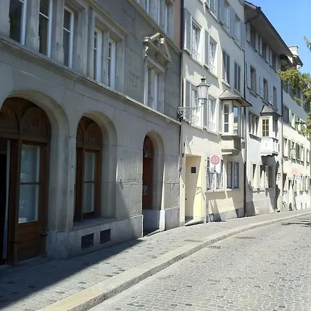 Charming In Old Town - Uz 12